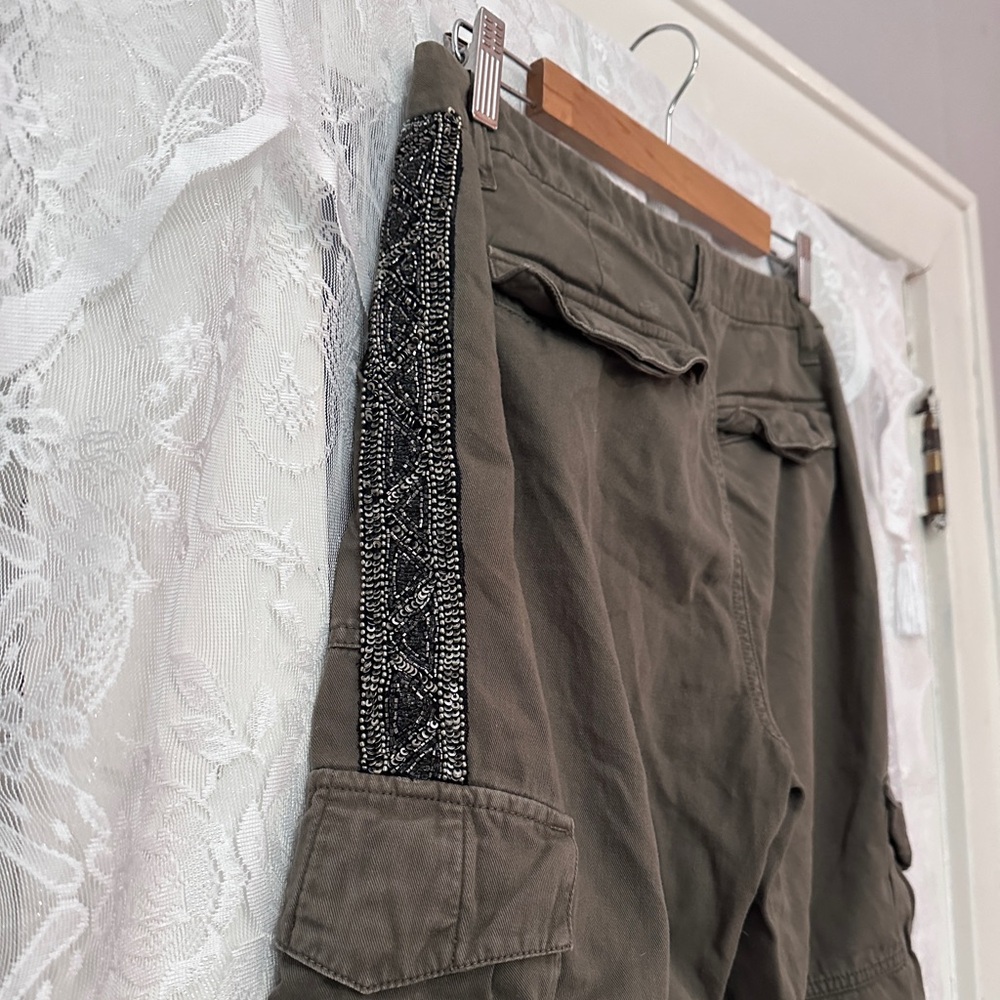 Joie army green cargo cropped pants. Size US 6